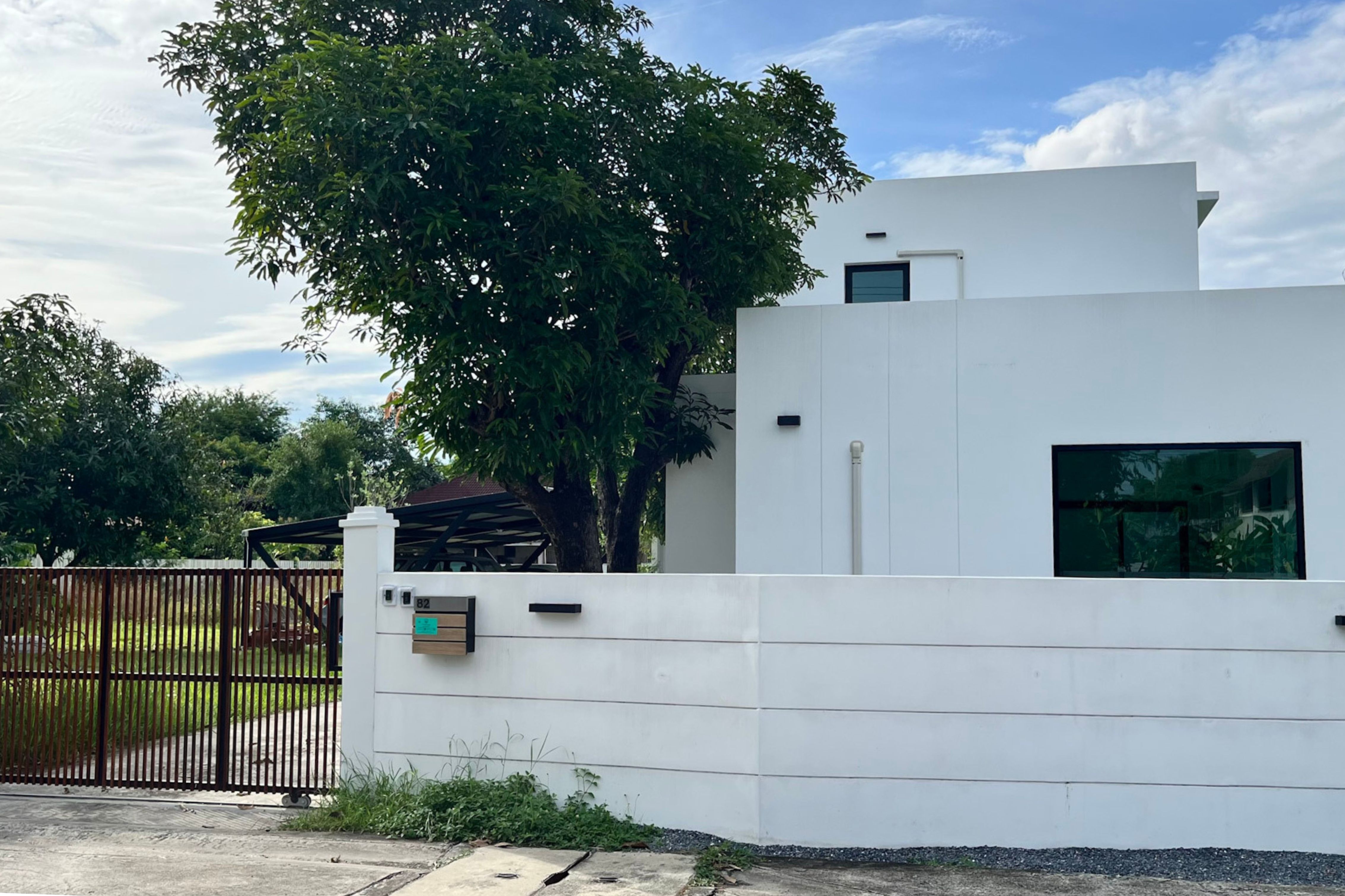 A photo of the bookshelves